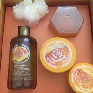 Bath and body gift hamper sold